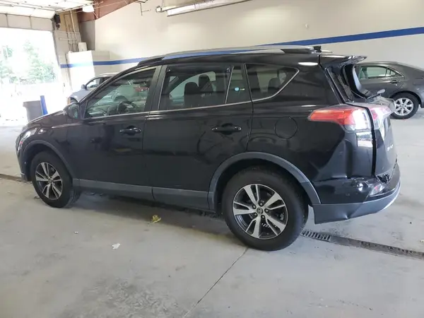 2T3RFREVXHW566978 2017 TOYOTA RAV 4 - Image 2
