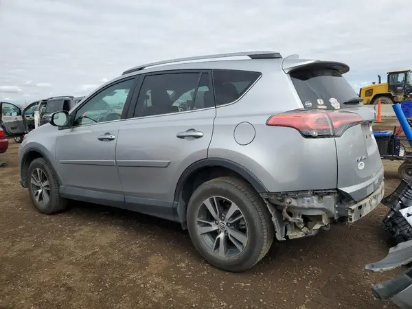 2T3RFREVXHW567421 2017 TOYOTA RAV 4 - Image 2