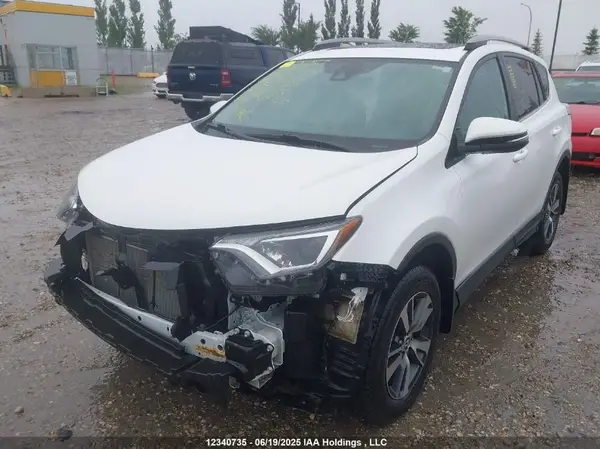 2T3RFREVXHW596756 2017 TOYOTA RAV 4 - Image 2
