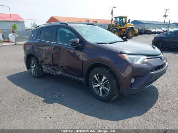 2T3RFREVXHW616990 2017 TOYOTA RAV 4 - Image 1