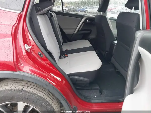 2T3RFREVXHW682505 2017 TOYOTA RAV 4 - Image 8