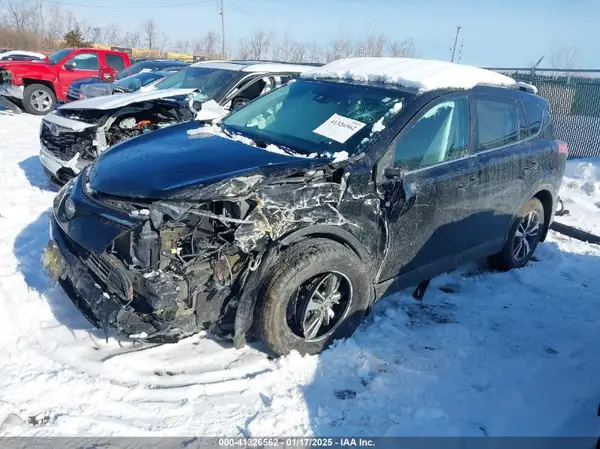 2T3RFREVXHW695304 2017 TOYOTA RAV 4 - Image 2