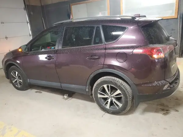 2T3RFREVXJW719025 2018 TOYOTA RAV 4 - Image 2