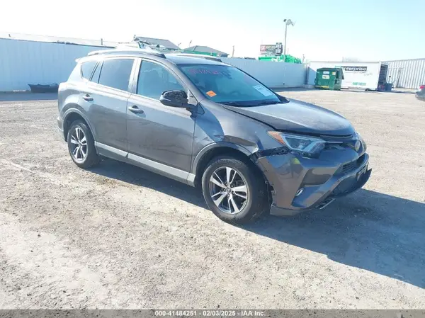 2T3RFREVXJW747570 2018 TOYOTA RAV 4 - Image 1