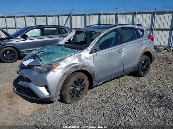 2T3RFREVXJW748993 2018 TOYOTA RAV 4 - Image 2