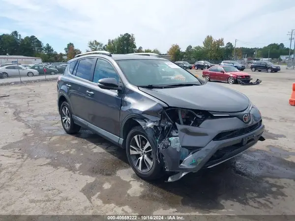 2T3RFREVXJW753076 2018 TOYOTA RAV 4 - Image 1