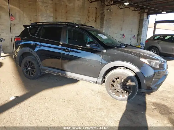 2T3RFREVXJW779144 2018 TOYOTA RAV 4 - Image 1