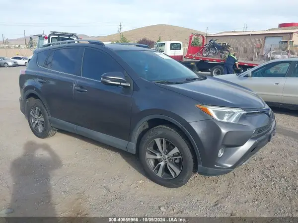 2T3RFREVXJW795909 2018 TOYOTA RAV 4 - Image 1