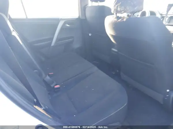 2T3RFREVXJW819111 2018 TOYOTA RAV 4 - Image 8