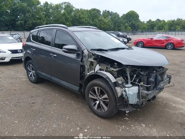 2T3RFREVXJW844137 2018 TOYOTA RAV 4 - Image 1