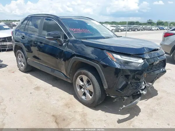 2T3RWRFV0NW133289 2022 TOYOTA RAV 4 - Image 1