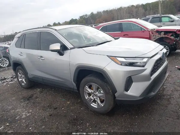 2T3RWRFV0NW138119 2022 TOYOTA RAV 4 - Image 1