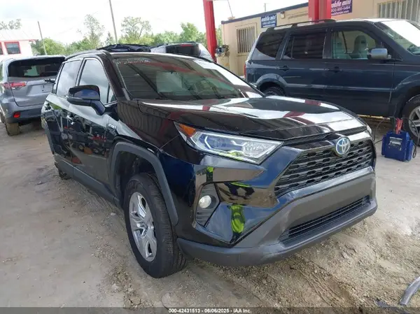 2T3RWRFV1LW077070 2020 TOYOTA RAV 4 - Image 1