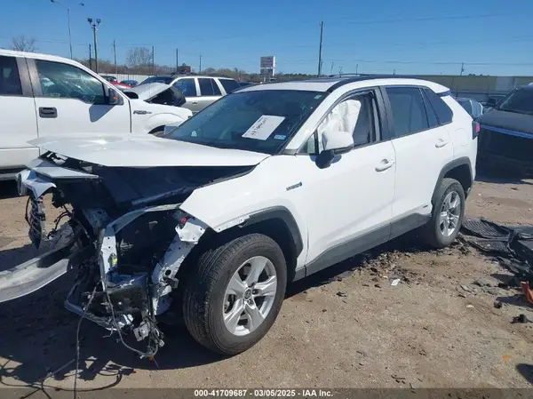 2T3RWRFV1MW115429 2021 TOYOTA RAV 4 - Image 2