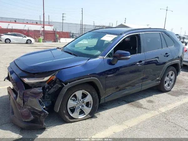 2T3RWRFV1RW236713 2024 TOYOTA RAV 4 - Image 2