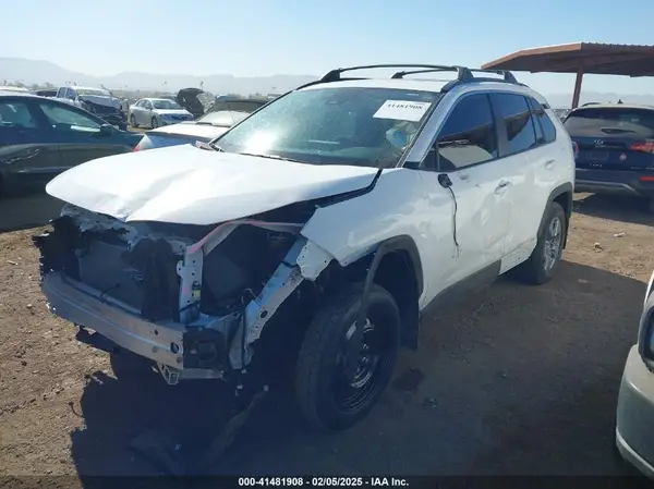 2T3RWRFV2RW194018 2024 TOYOTA RAV 4 - Image 2