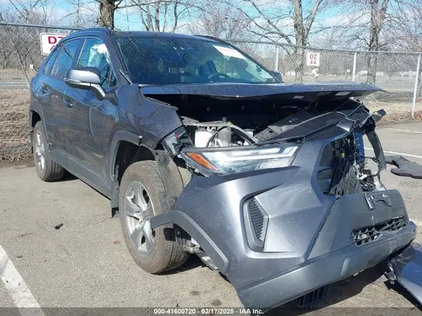 2T3RWRFV2RW201839 2024 TOYOTA RAV 4 - Image 1
