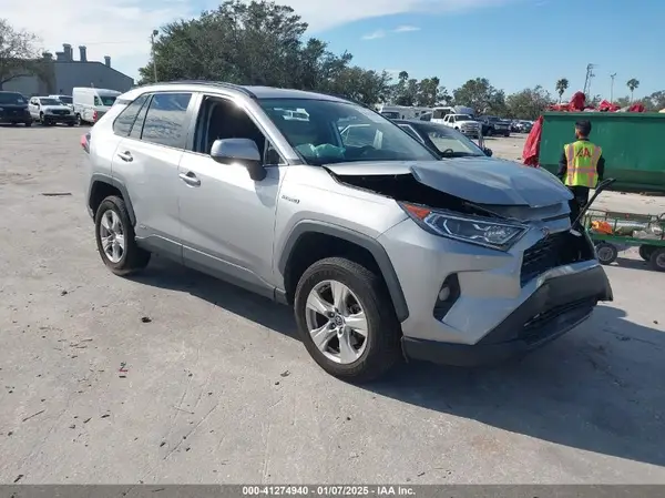 2T3RWRFV4LW096437 2020 TOYOTA RAV 4 - Image 1