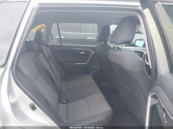 2T3RWRFV5KW004833 2019 TOYOTA RAV 4 - Image 8