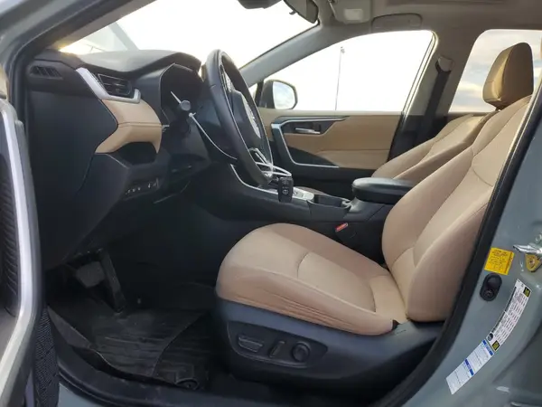 2020 TOYOTA RAV 4 auction photo 7