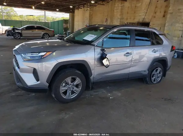 2T3RWRFV7RW190045 2024 TOYOTA RAV 4 - Image 2