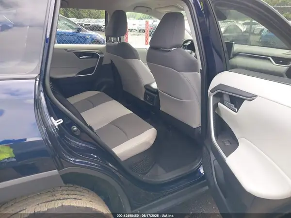 2T3RWRFV7RW238692 2024 TOYOTA RAV 4 - Image 8