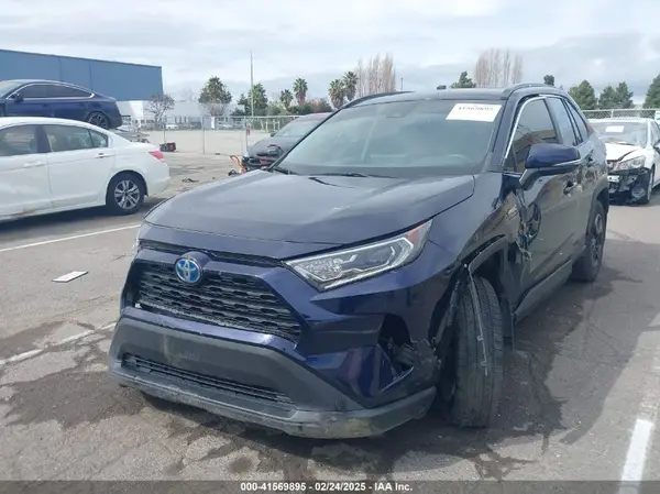 2T3RWRFV8MW108462 2021 TOYOTA RAV 4 - Image 2