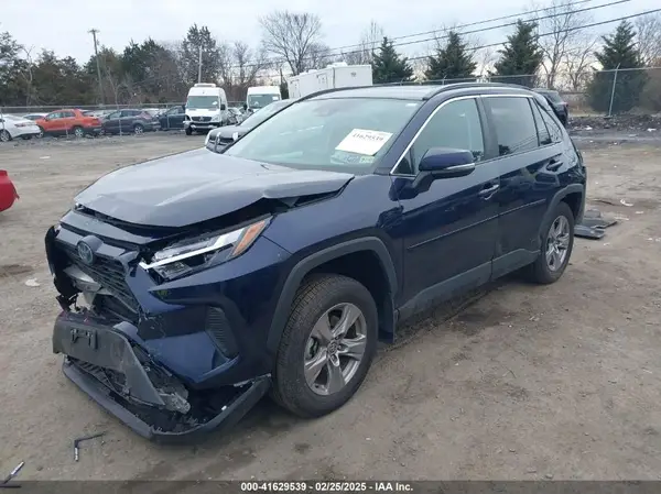 2T3RWRFV8PW181044 2023 TOYOTA RAV 4 - Image 2