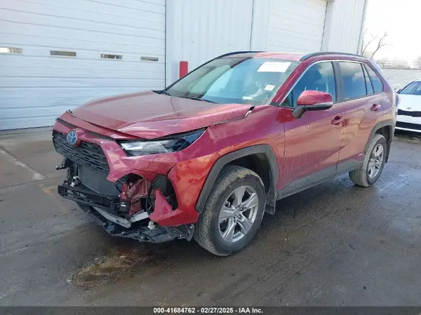 2T3RWRFV8RW209945 2024 TOYOTA RAV 4 - Image 2
