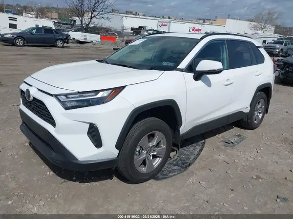 2T3RWRFV9SW264183 2025 TOYOTA RAV 4 - Image 2