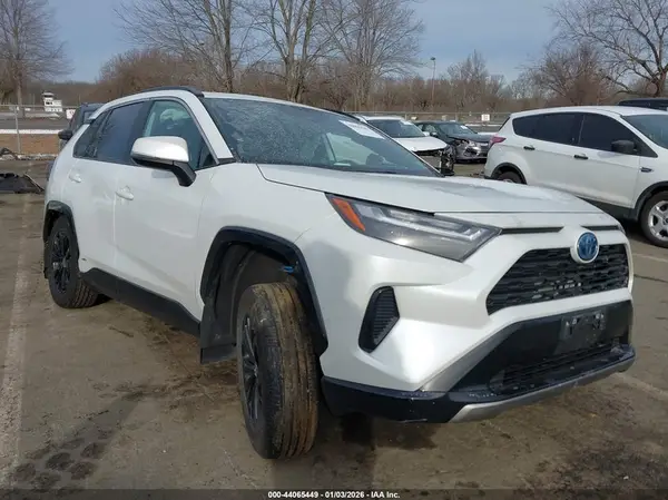 2T3T6RFV4RW068958 2024 TOYOTA RAV 4 - Image 1