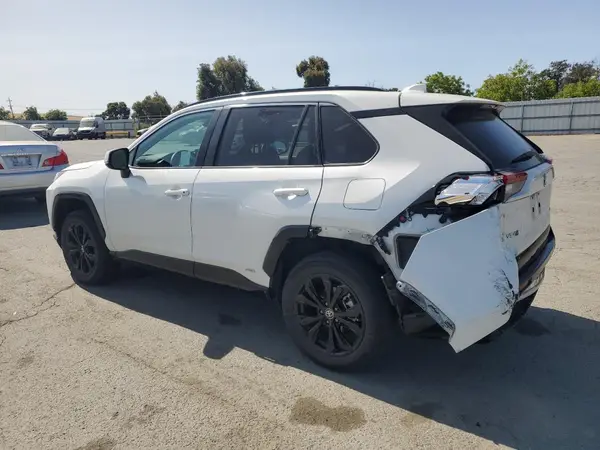 2T3T6RFV8NW034399 2022 TOYOTA RAV 4 - Image 2