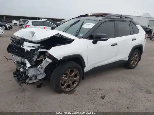 2T3UWRFV6RW235390 2024 TOYOTA RAV 4 - Image 2