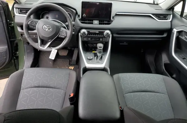 2T3UWRFVXRW230435 2024 TOYOTA RAV 4 - Image 8