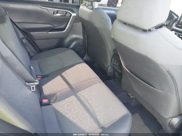 2T3W1RFV0LC067410 2020 TOYOTA RAV 4 - Image 8