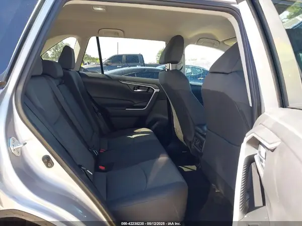 2T3W1RFV0MC140549 2021 TOYOTA RAV 4 - Image 8