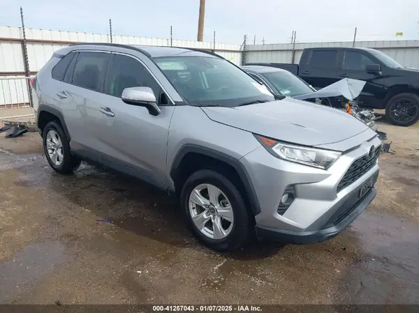 2T3W1RFV0MC142110 2021 TOYOTA RAV 4 - Image 1