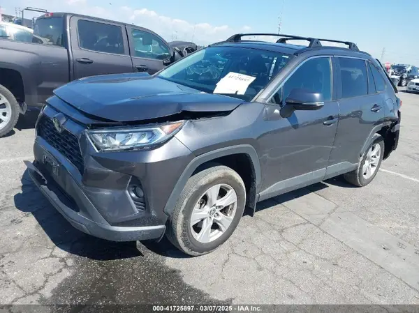 2T3W1RFV0MC153611 2021 TOYOTA RAV 4 - Image 2