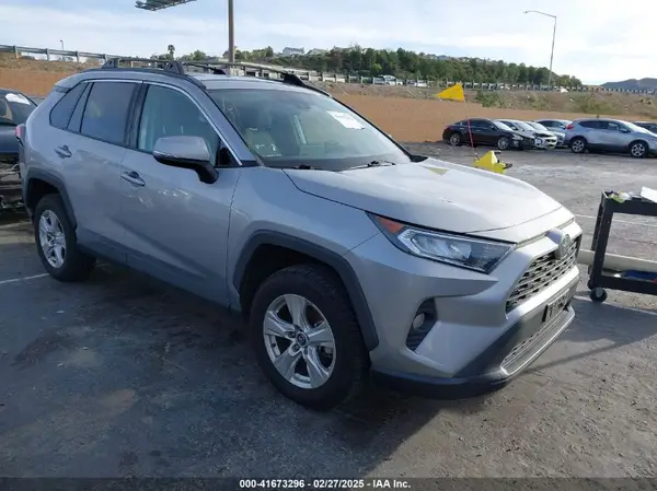 2T3W1RFV0MW107517 2021 TOYOTA RAV 4 - Image 1