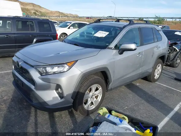 2T3W1RFV0MW107517 2021 TOYOTA RAV 4 - Image 2