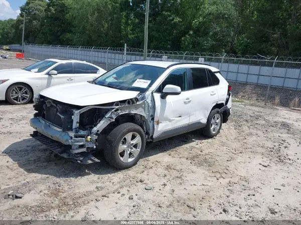 2T3W1RFV0MW114998 2021 TOYOTA RAV 4 - Image 2