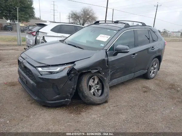 2T3W1RFV0NC189235 2022 TOYOTA RAV 4 - Image 2