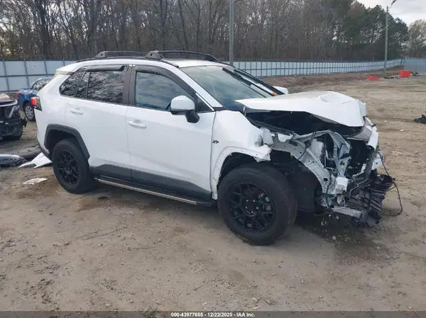2T3W1RFV0NC203568 2022 TOYOTA RAV 4 - Image 1