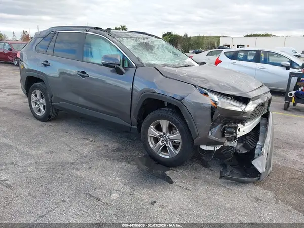 2T3W1RFV0NC204459 2022 TOYOTA RAV 4 - Image 1