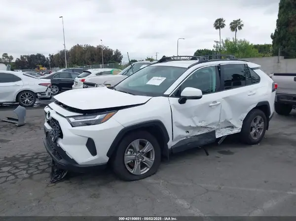 2T3W1RFV0RC277255 2024 TOYOTA RAV 4 - Image 2