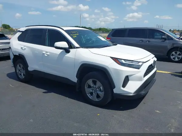 2T3W1RFV0RC300646 2024 TOYOTA RAV 4 - Image 1