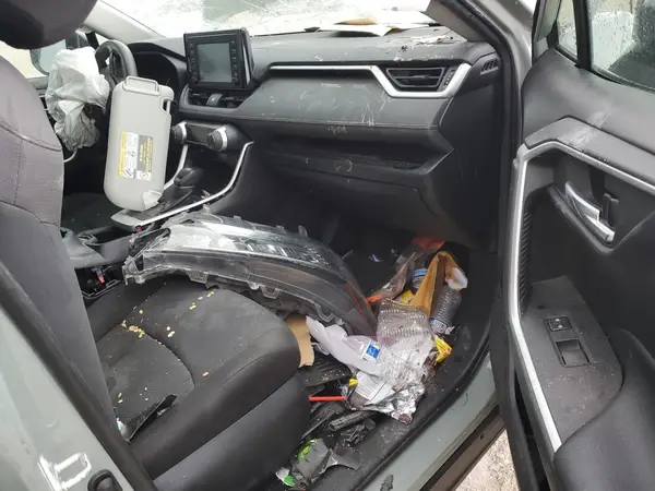 2T3W1RFV1KW052752 2019 TOYOTA RAV 4 - Image 8