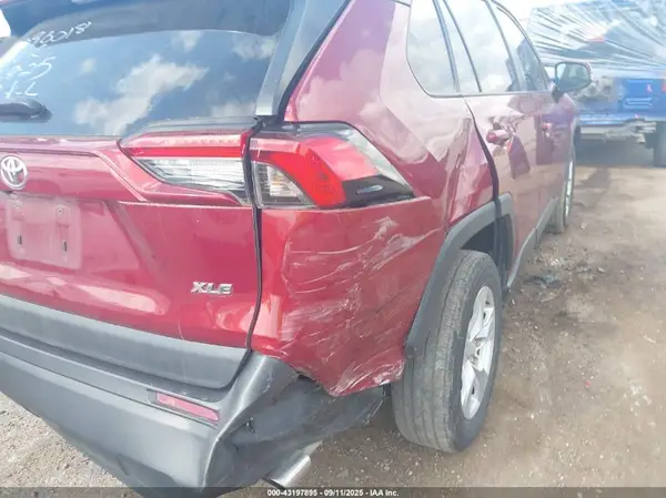 2020 TOYOTA RAV 4 IAAI lot 43197895 auction photo 6