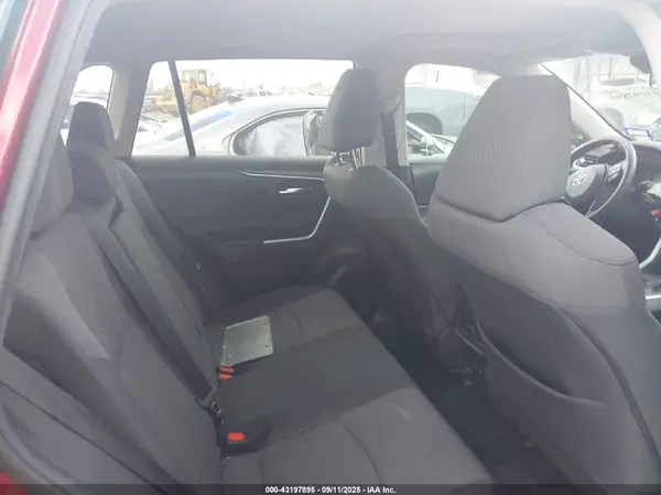 2020 TOYOTA RAV 4 IAAI lot 43197895 auction photo 8