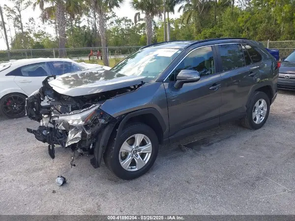 2T3W1RFV1MC105518 2021 TOYOTA RAV 4 - Image 2